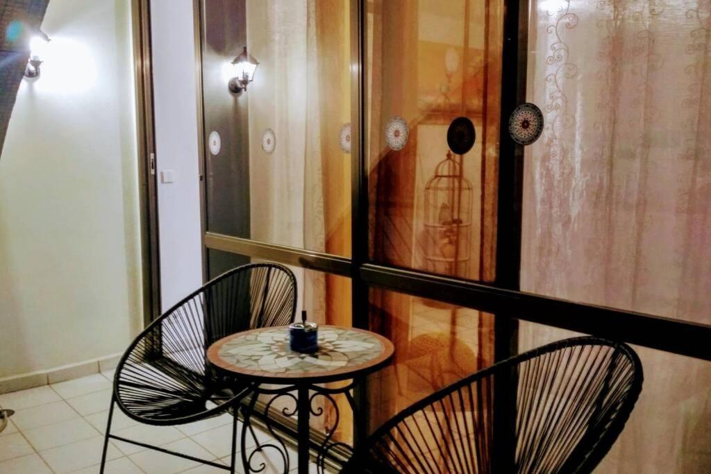 liz's place Eilat Exterior foto